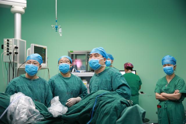 鍗冮噷閫佹俯鏆栫殑瑙嗛,鍗冮噷閫佹俯鏆栨叞闂殩浜哄績