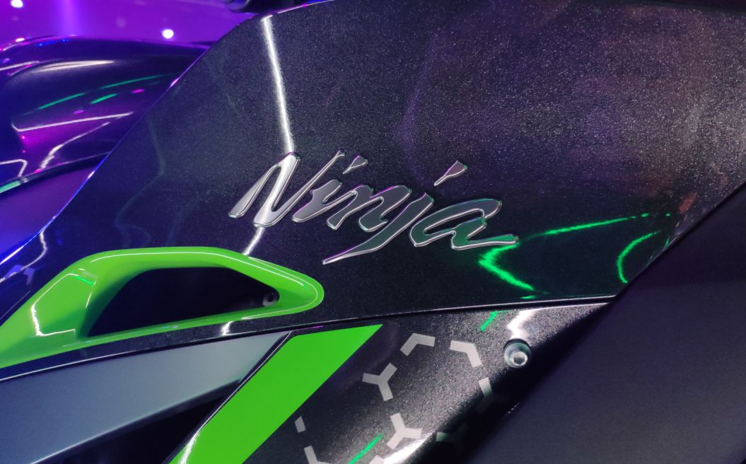 最新川崎zx10r评测,川崎zx-10r2021款摩旅