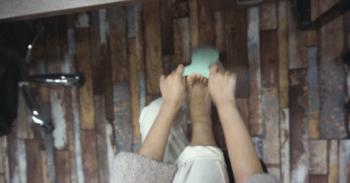 呵护手足|戴手套=精油SPA？还不耽误玩手机？30分钟急救手膜足膜，死皮老茧全消失，让你从头嫩到脚