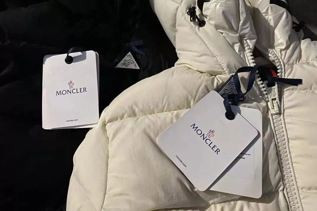 平湖羽绒服假货事件,浙江嘉兴平湖假羽绒服