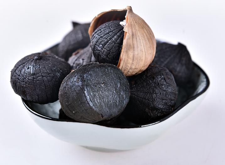 黑大蒜是糖蒜吗,金乡黑蒜是怎么做的