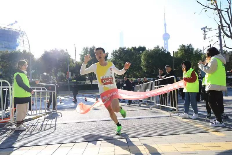 体坛群星和你一起元旦迎新，10万余名上海市民的2020以这种方式启幕