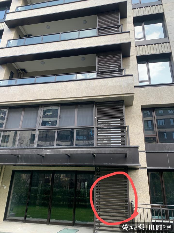 杭州龙湖天钜洋房业主快哭了：花600万买的新房，小区里却出现一个个“大笼子”
