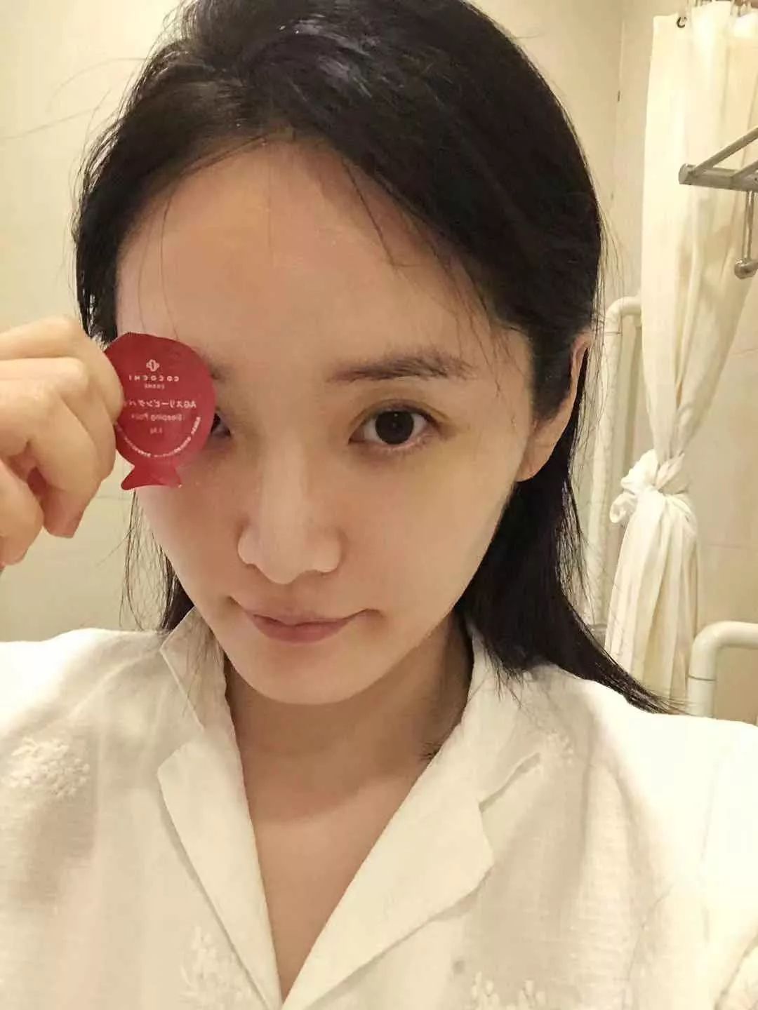 旧情再提，冷眼相对，娱乐圈小甜甜又双叒被曝婚变？