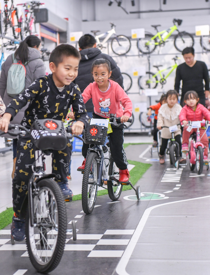 迪卡侬全国最大店,迪卡侬最近门店