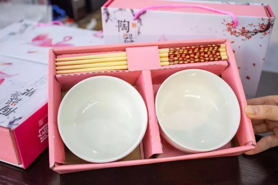 羽绒城清仓特价直播,羽绒服装清仓