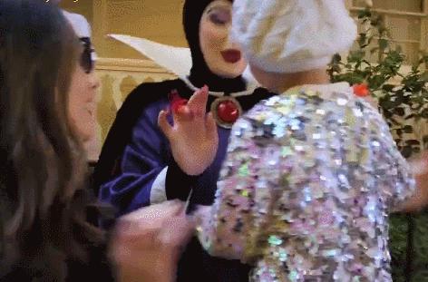 迪士尼恶毒皇后怼人,迪士尼恶毒皇后怼人视频