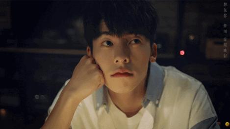 从被质疑没存在感到女团单飞，如今靠最火台剧再次爆红？