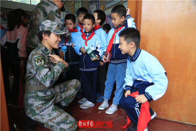 兵哥哥版“私人订制”表情包强势来袭！快收藏