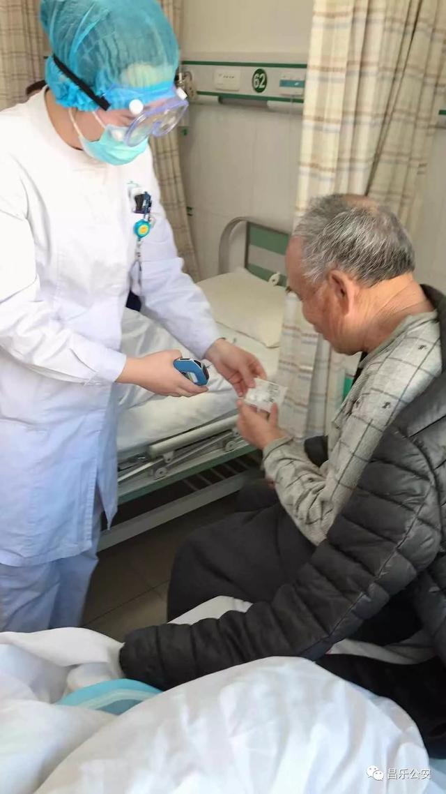 抗击疫情医护夫妻,抗击疫情夫妻档并肩奋战在一线