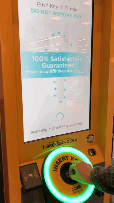 在为配钥匙发愁吗？无人AI钥匙机帮你配HelloKitty定制钥匙