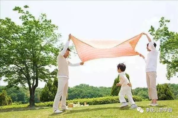 亲子游戏怎么给孩子玩,三个人玩的亲子游戏在家里