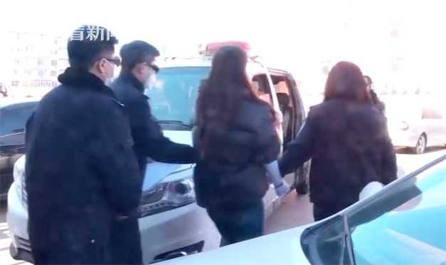 私自离开隔离点男子被行拘8日,男子隔离转运中逃脱被行拘视频