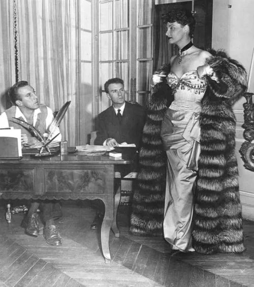 这位香奈儿的死对头，与迪奥先生齐名，打造出最原汁原味的法式优雅