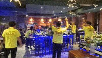 网红餐厅摆拍作秀视频,网红餐厅出圈名场面