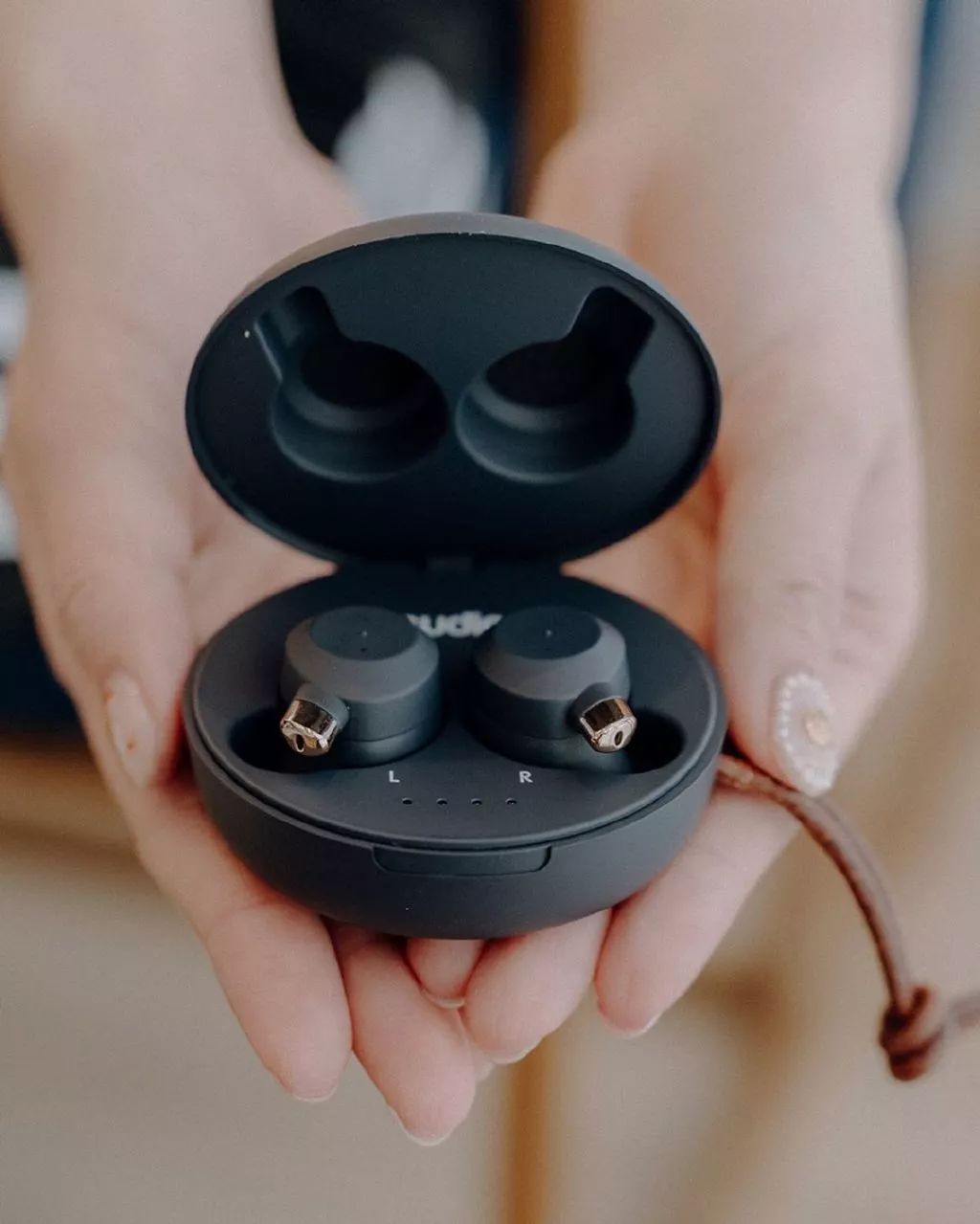 情侣礼物推荐送一对,情侣一周年送什么礼物最好