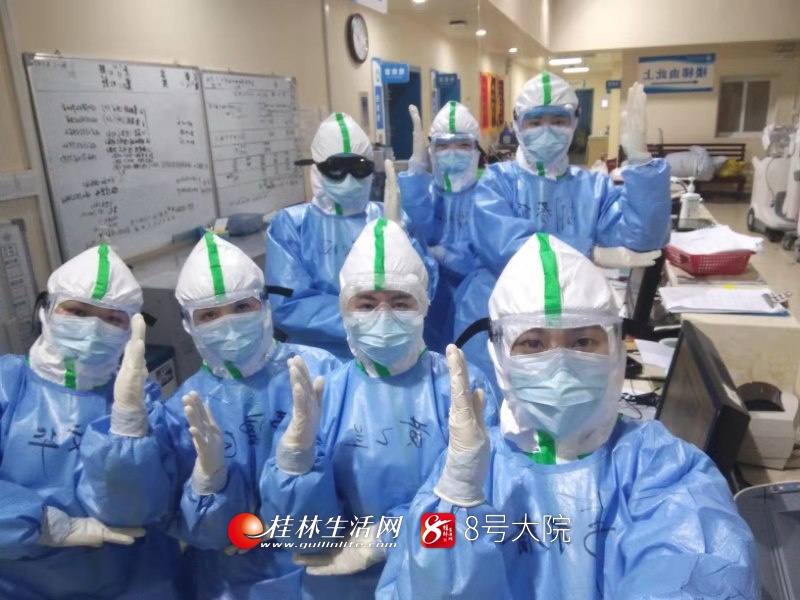 护目镜起雾，抽血抽很多次都抽不出来，患者一句话却让大家都笑了