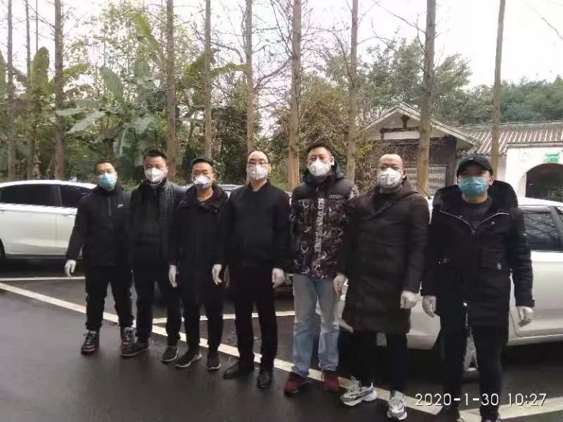 车轮上的防疫战：24小时，乐山滴滴师傅建立起车辆免费消毒站点