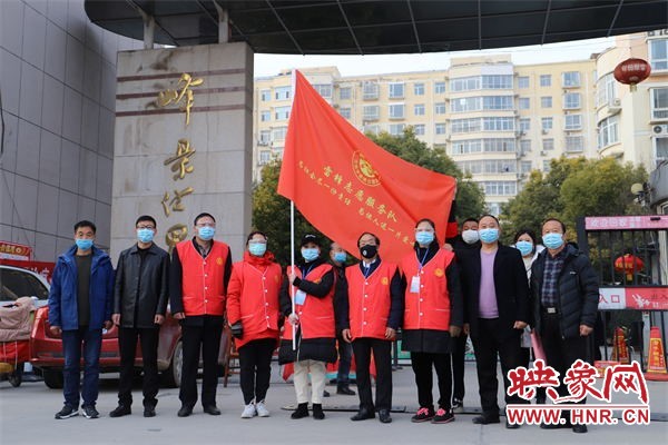 一袭红马甲一颗火热心商丘平安街道叶庙社区筑牢疫情防线