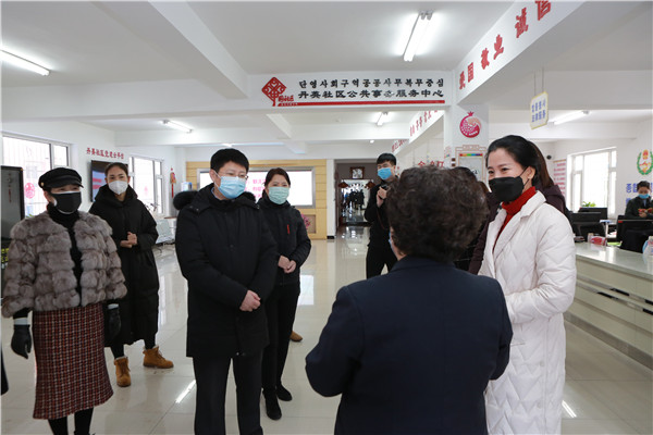 领导慰问疫情防控一线的工作人员,集团领导慰问抗疫一线工作人员