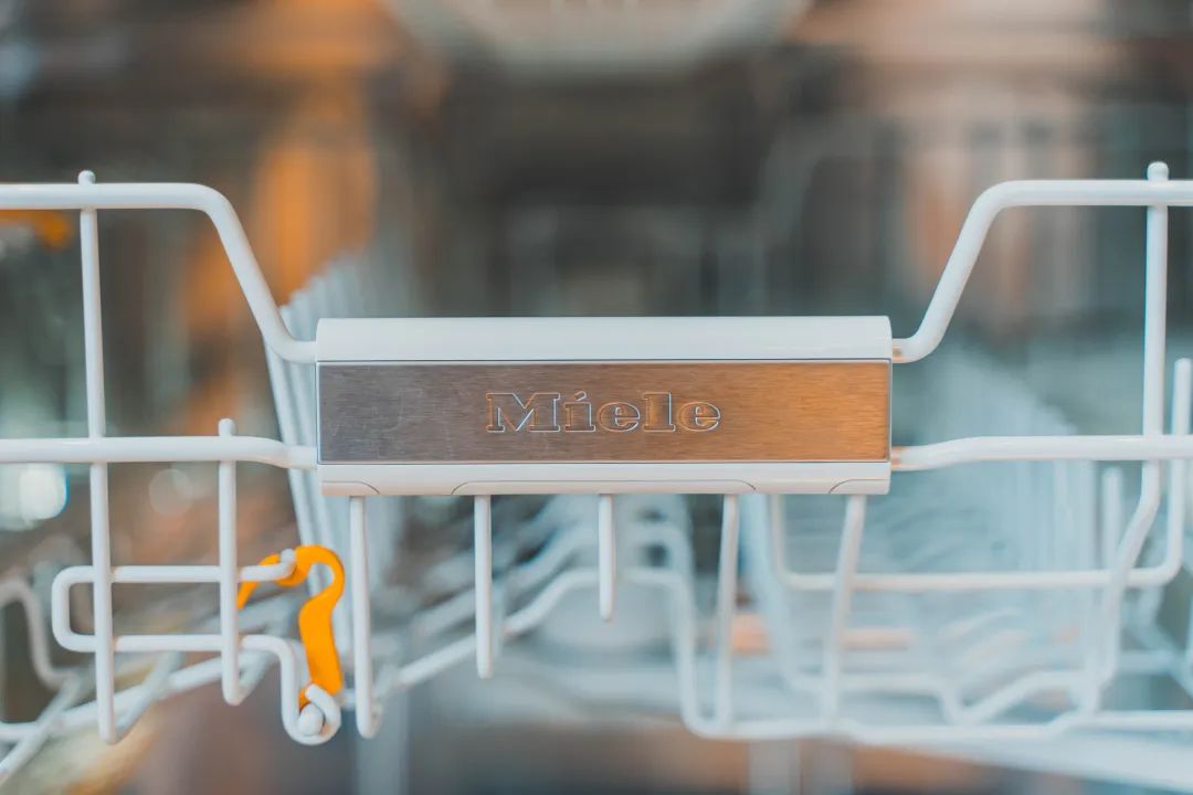 日常生活中的时尚博主,一个居家上班的博主