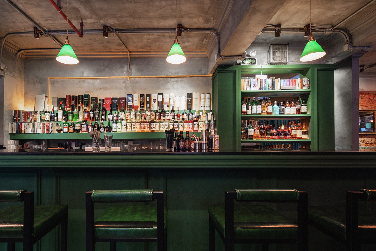 负空间设计丨69㎡的海明威小酒吧