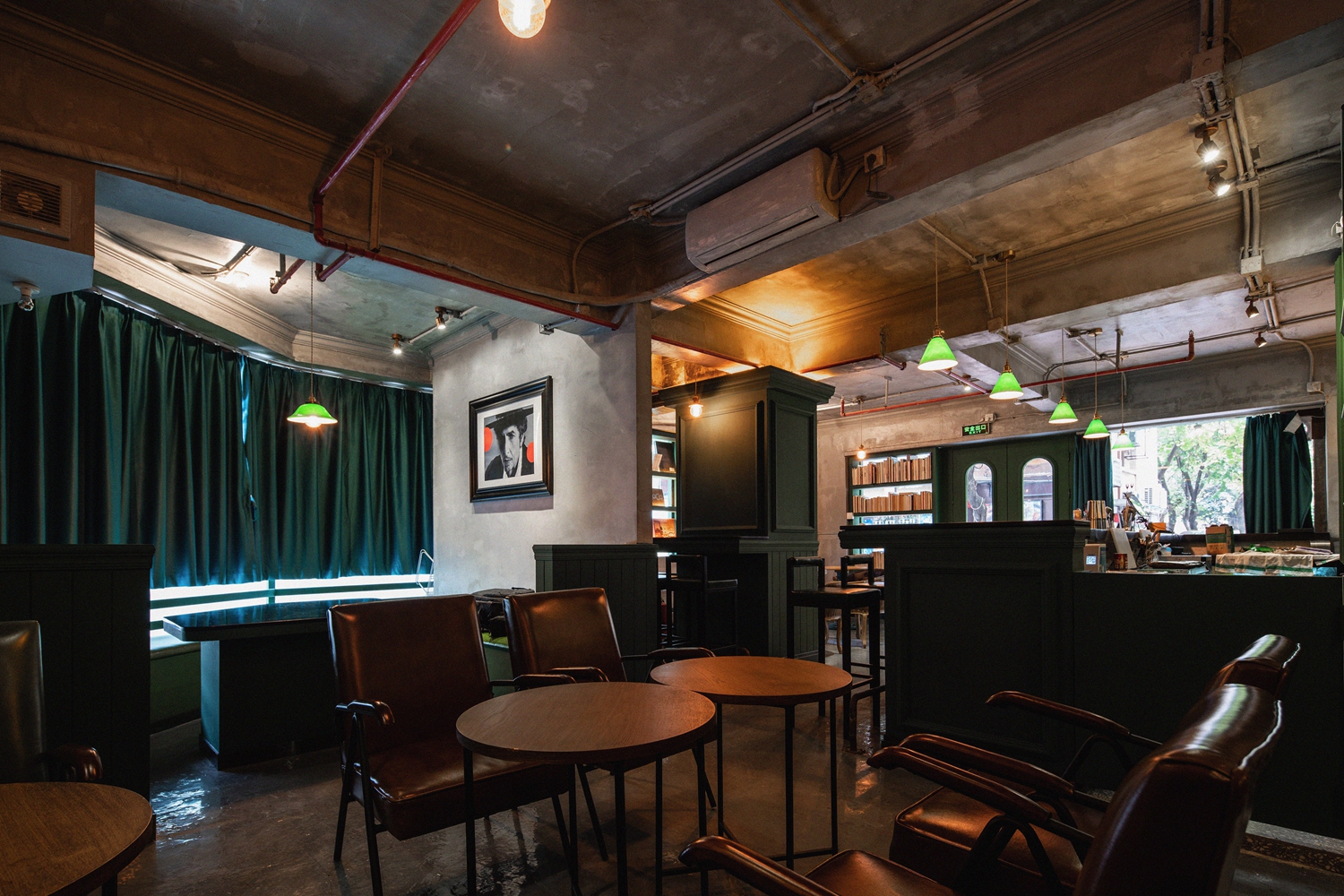 负空间设计丨69㎡的海明威小酒吧