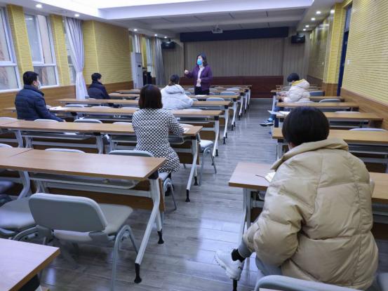 紫荆园绽放的铿锵玫瑰——创新街紫荆小学校长康淑丽疫情阻击战侧记