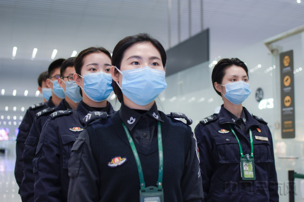 白云机场疫情防控一线,广州白云飞机场疫情