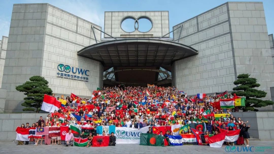 中美两位00后的驰援双城记：跨越山海的付出背后，正是教育存在的价值