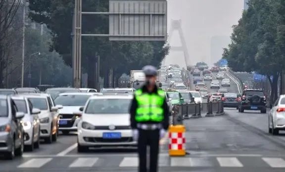 交警部门公布假期易拥堵路段,成都最拥堵路段