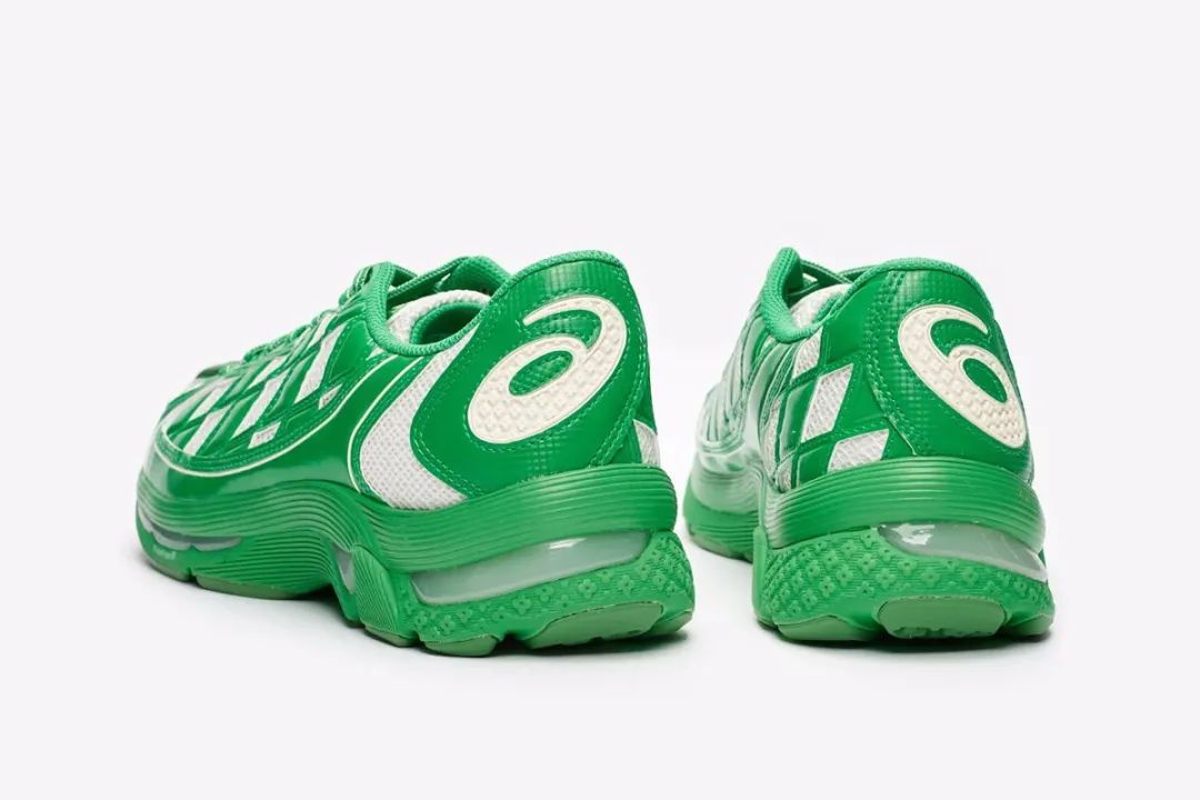 穿了两只不同鞋子发朋友圈,发现时髦的女人都在穿这3双鞋