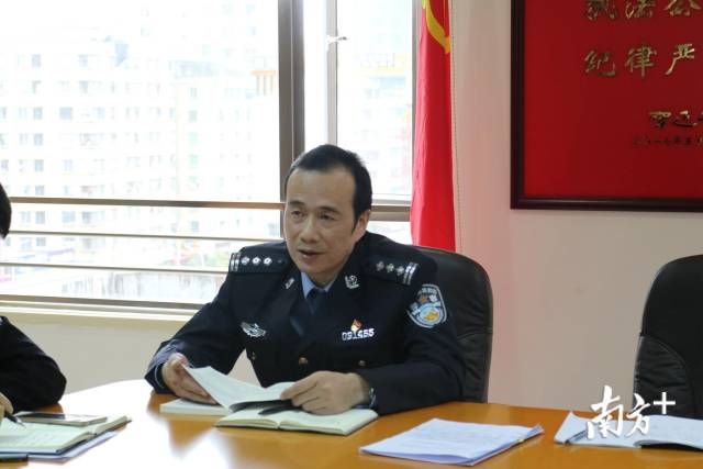 从警26年,从警28年