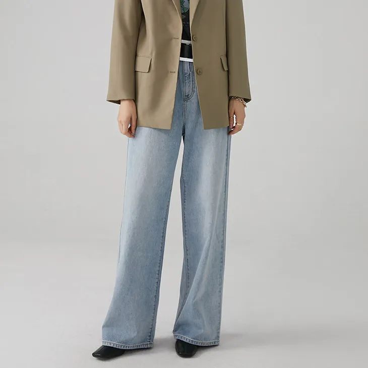 别被法国女人骗了，其实她们只穿最硬的牛仔裤