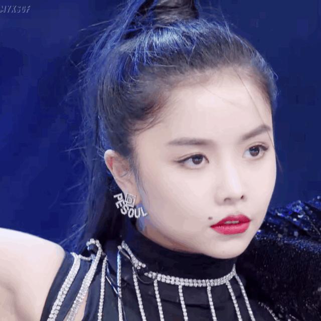 安崎、谢可寅、喻言……可都是“痣”在必得的女孩子