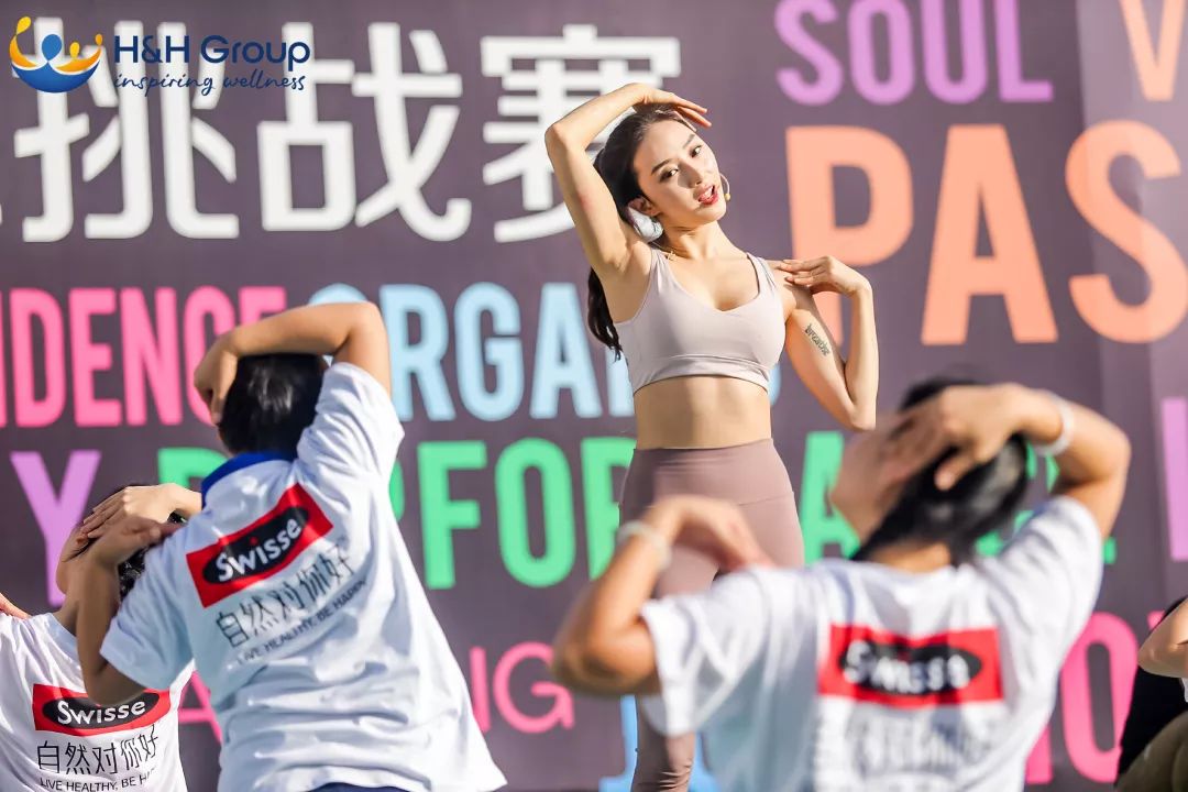 郎朗吉娜王牌对王牌量腰围,郎朗炫耀吉娜腰围