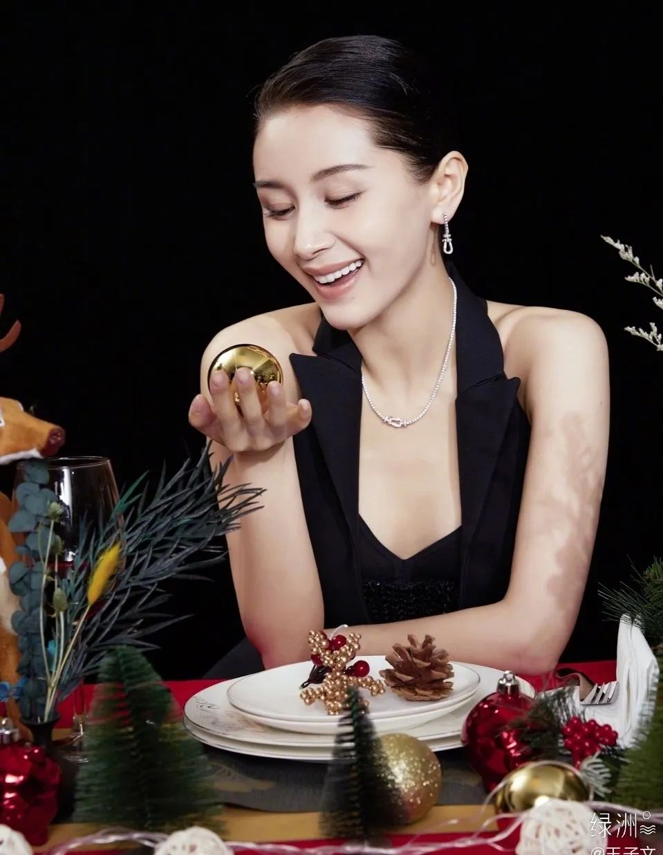 明星们的性感湿发，怎么到我这就成了没洗头？