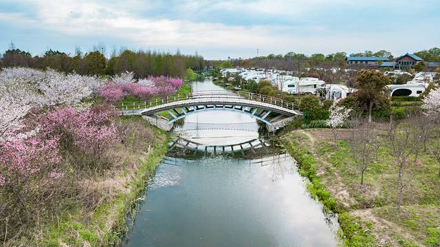 海洪宁静,海洪宁静海涛宁谧什么意思