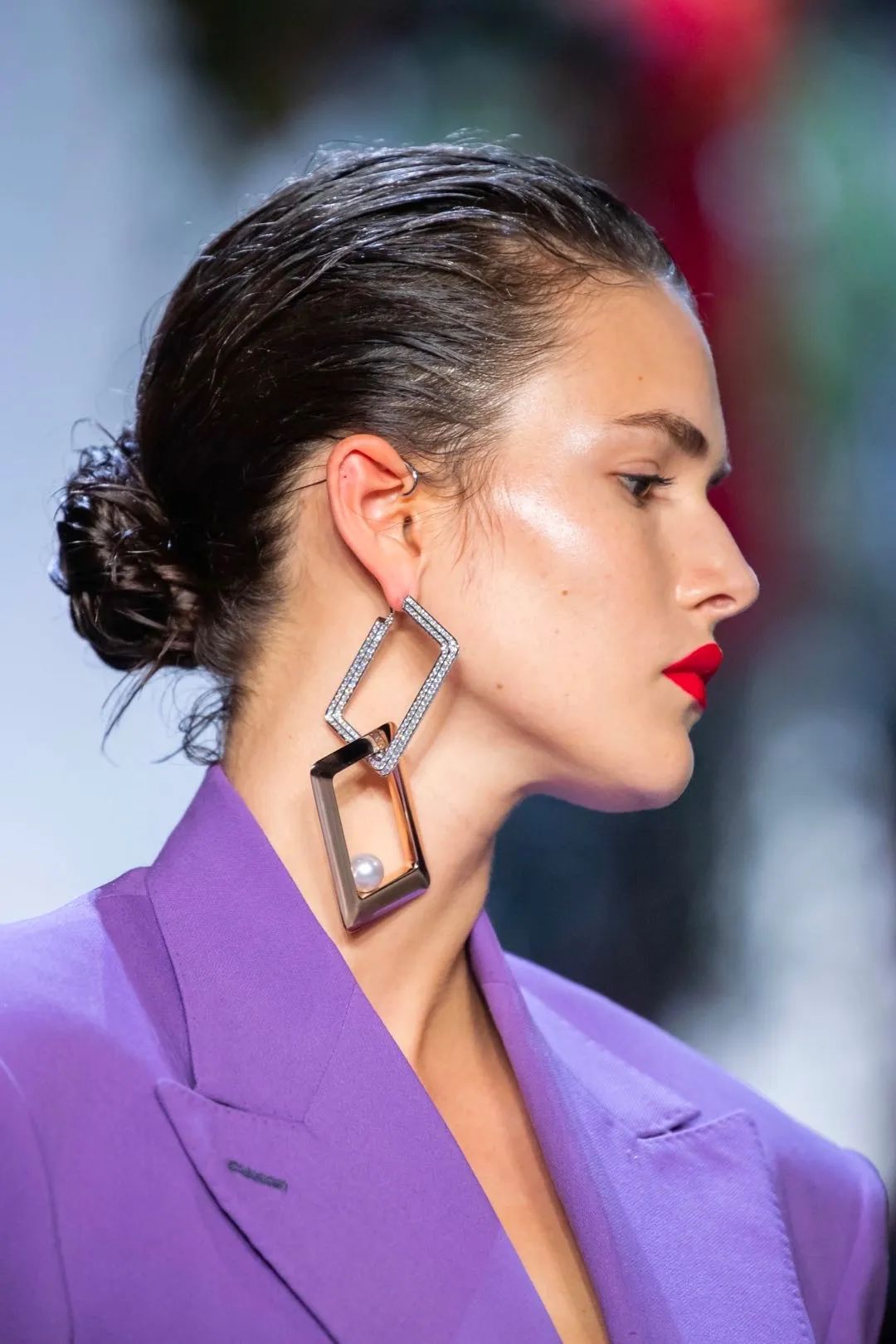 今年一定要给自己买一对红色耳环,耳环买什么材质的好