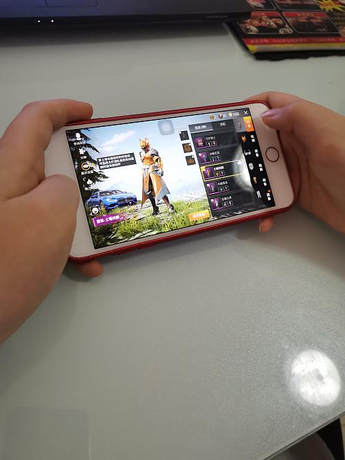 小学生网课前给“吃鸡”账号一天充值8000元，累计1.6万元难退还