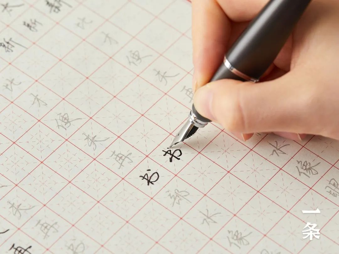 钢笔在多久就发明了,钢笔怎么发明的呢