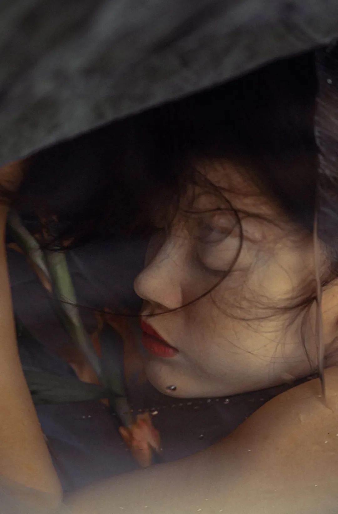 摄影师拍摄小道具,摄影师拍摄道具视频