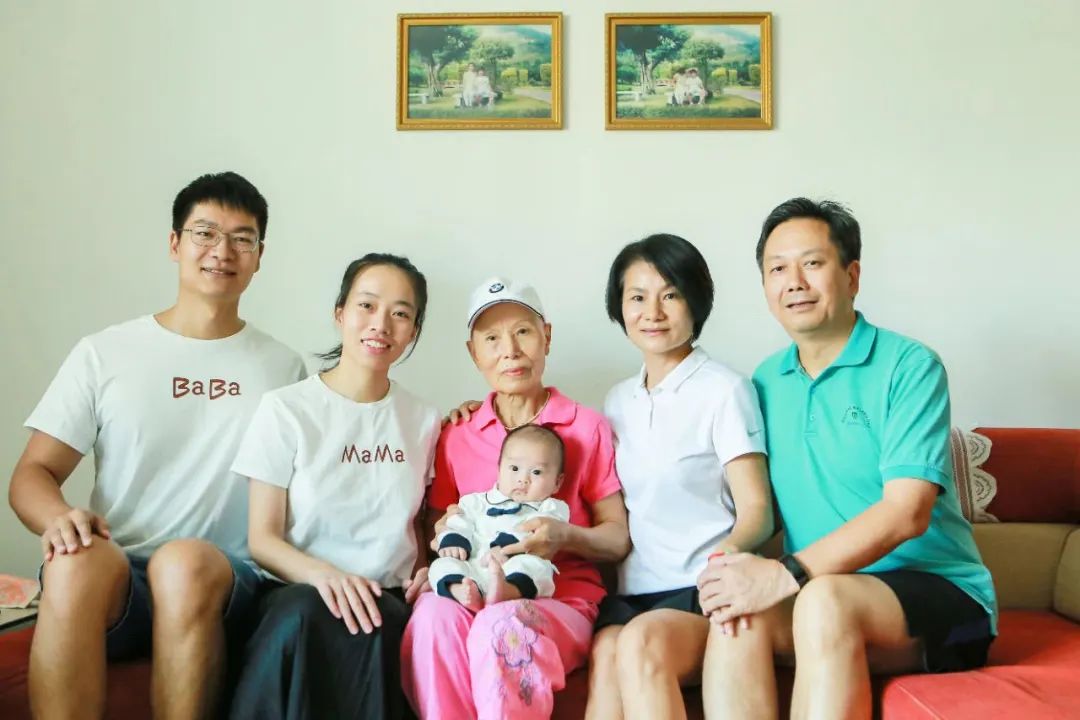 编委读报｜民航局整治高价倒票；黑龙江“专车”接送高三学子；滴滴给交职院校捐口罩；三年内村村通快递；上海的哥上厕所方便了