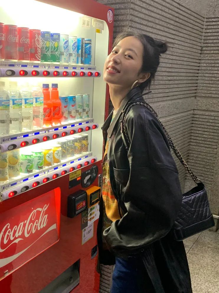 杨幂刘诗诗她们帅起来基本上没男人什么事了