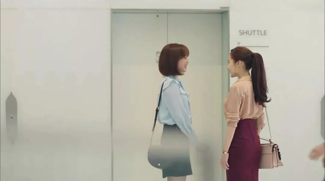 t恤用什么洗不褪色,发黄的t恤怎么泡