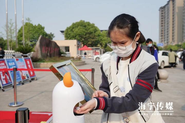 海高开学,海宁宏达高级中学新生开学