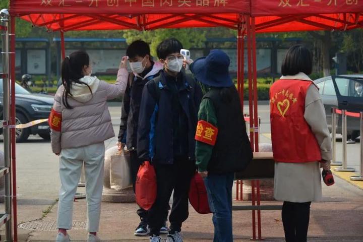 海高开学,海宁宏达高级中学新生开学