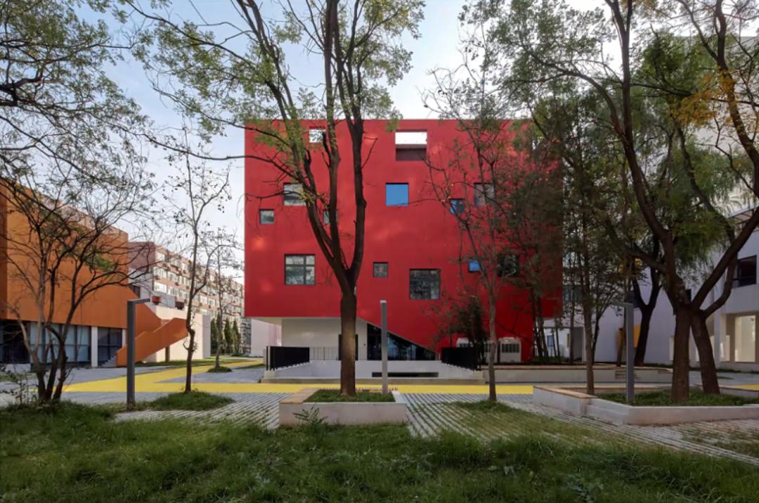 「AT」重讲校园故事——北大附中本校及朝阳未来学校校园景观改造,byCrossboundaries