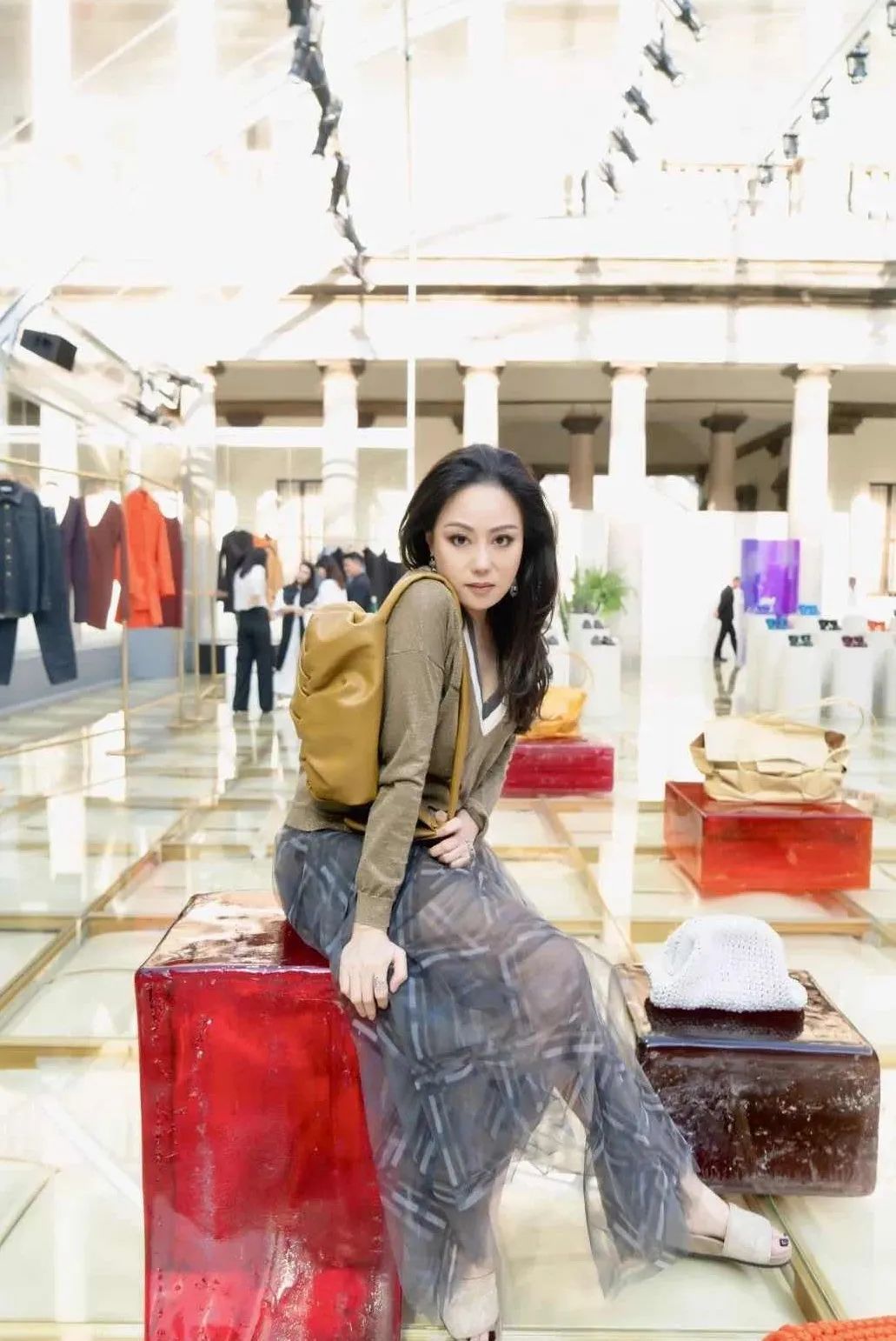 4岁逛连卡佛，13岁成香奈儿常客，她才是初代白富美