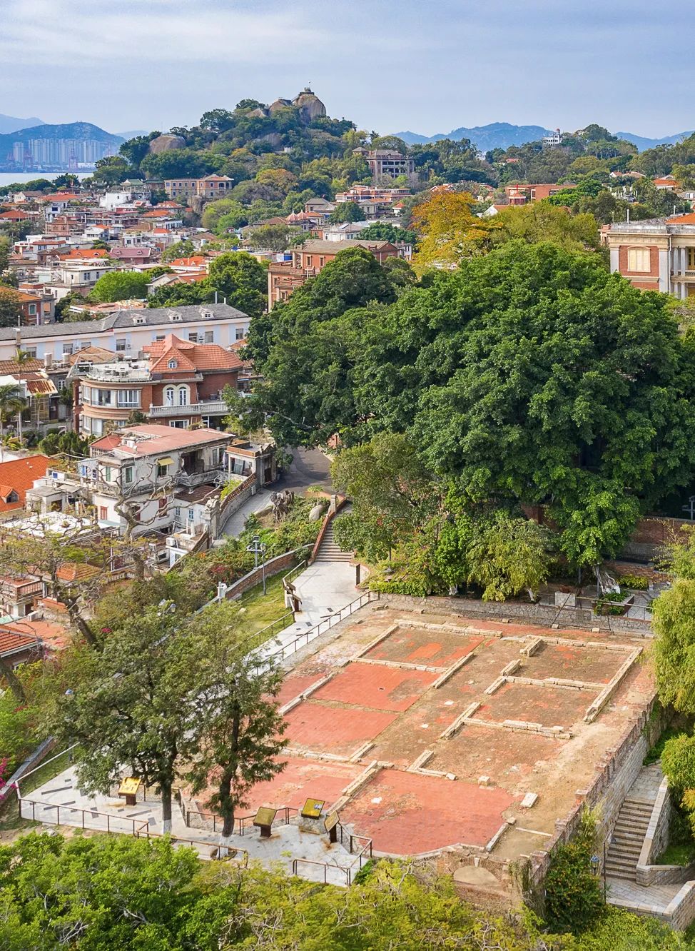 去厦门值得住鼓浪屿吗,鼓浪屿日光岩值得上去吗